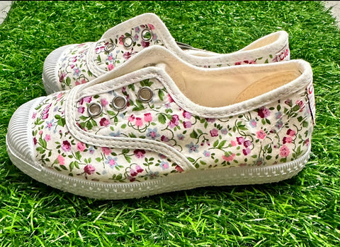 Cienta Sneaker - White Floral